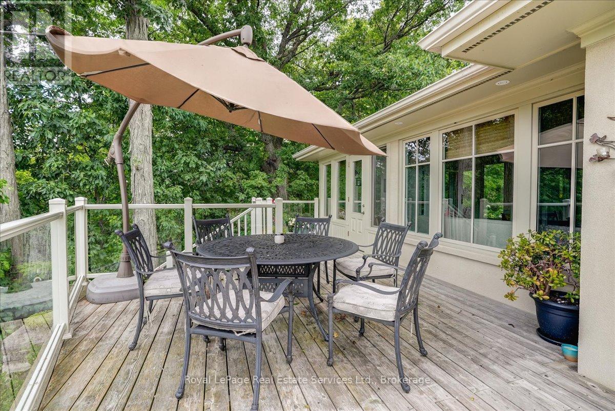 












6150 WALKERS LINE

,
Burlington,




Ontario
L7M0R3

