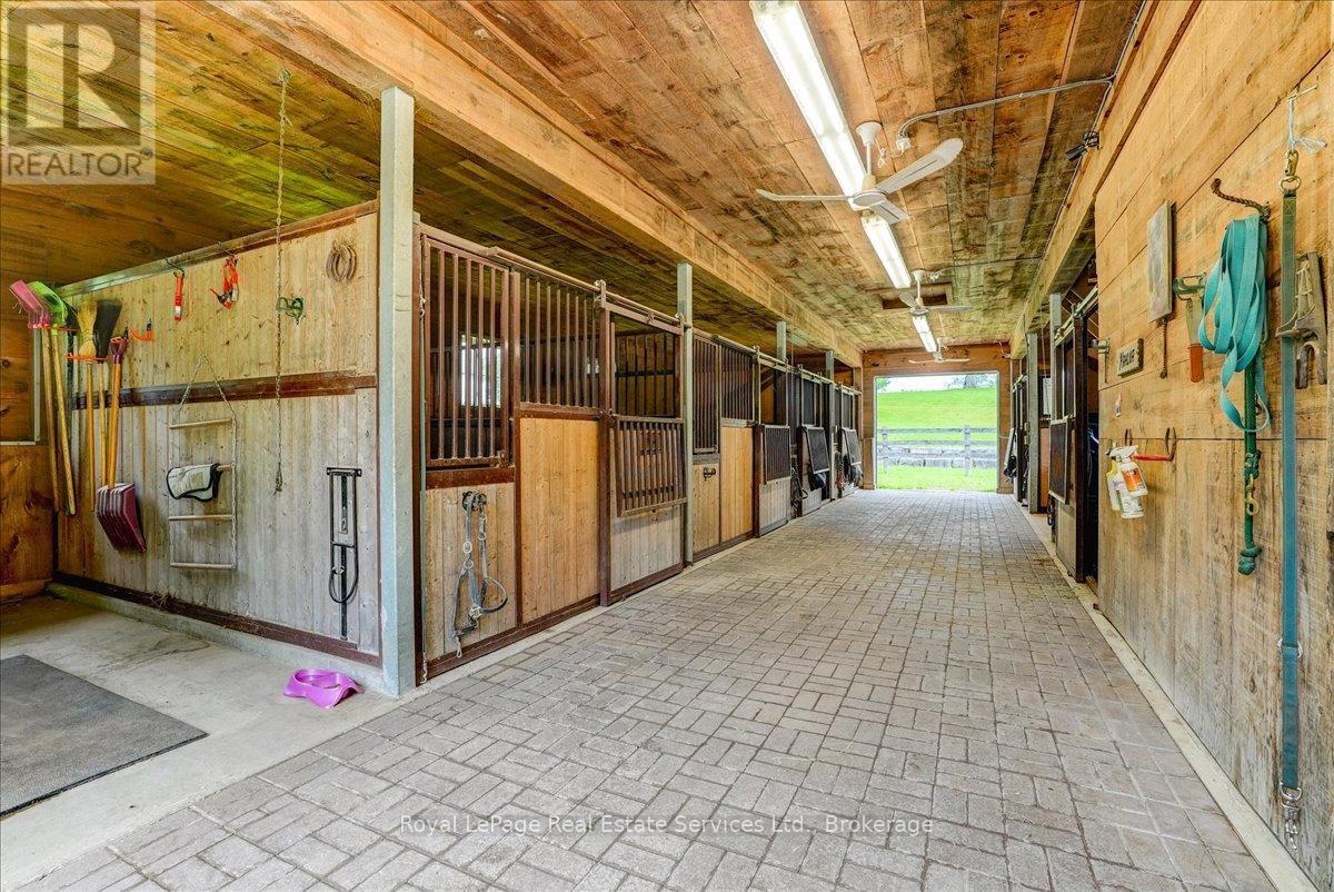 












6150 WALKERS LINE

,
Burlington,




Ontario
L7M0R3

