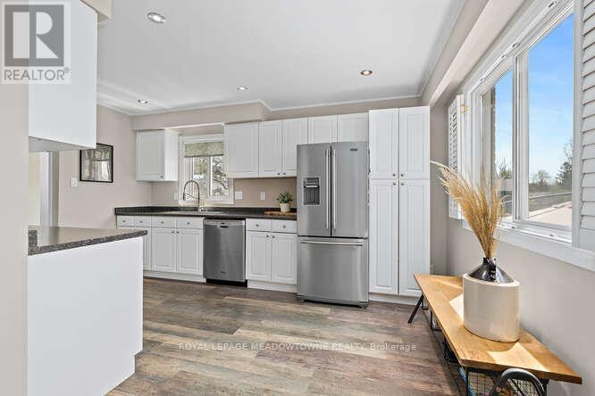 












4A HALL ROAD

,
Halton Hills,




Ontario
L7G4W5

