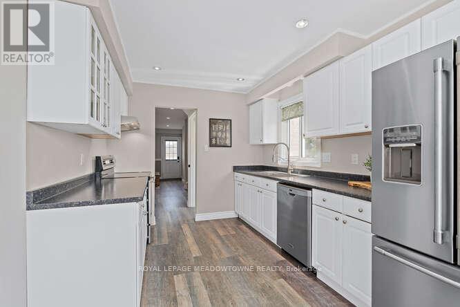 












4A HALL ROAD

,
Halton Hills,




Ontario
L7G4W5

