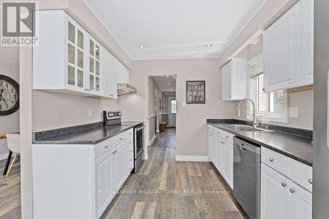 












4A HALL ROAD

,
Halton Hills,




Ontario
L7G4W5

