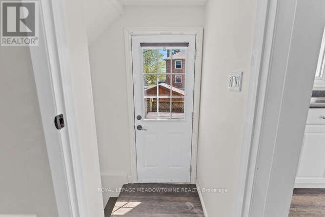 












4A HALL ROAD

,
Halton Hills,




Ontario
L7G4W5


