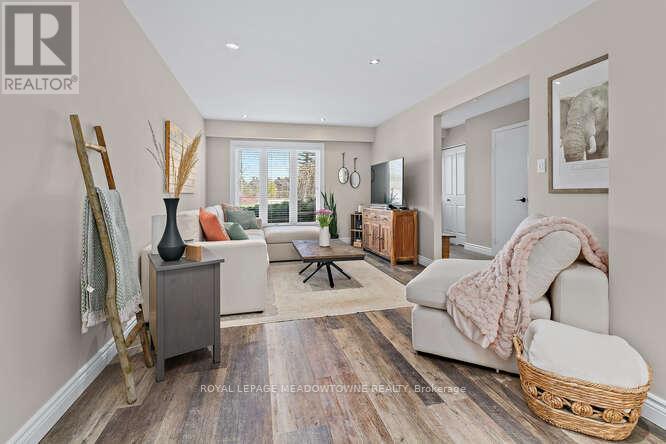 












4A HALL ROAD

,
Halton Hills,




Ontario
L7G4W5

