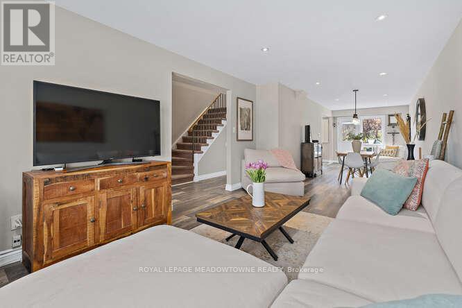 












4A HALL ROAD

,
Halton Hills,




Ontario
L7G4W5

