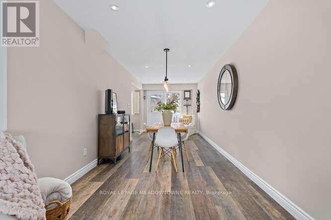












4A HALL ROAD

,
Halton Hills,




Ontario
L7G4W5

