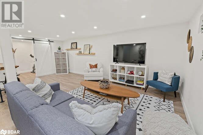 












4A HALL Road

,
Georgetown,




Ontario
L7G4W5

