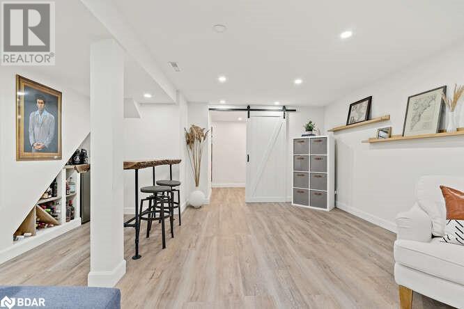 












4A HALL Road

,
Georgetown,




Ontario
L7G4W5

