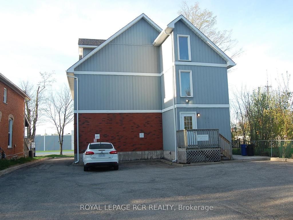 









295A


Broadway

N/A, 2,
Orangeville,




ON
L9W 1L2

