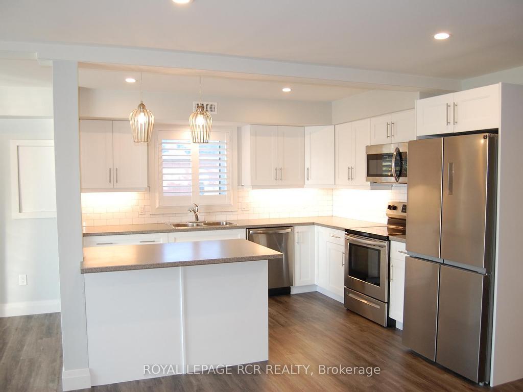 









295A


Broadway

N/A, 2,
Orangeville,




ON
L9W 1L2

