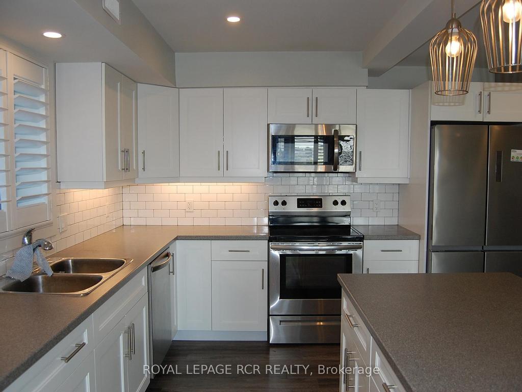 









295A


Broadway

N/A, 2,
Orangeville,




ON
L9W 1L2

