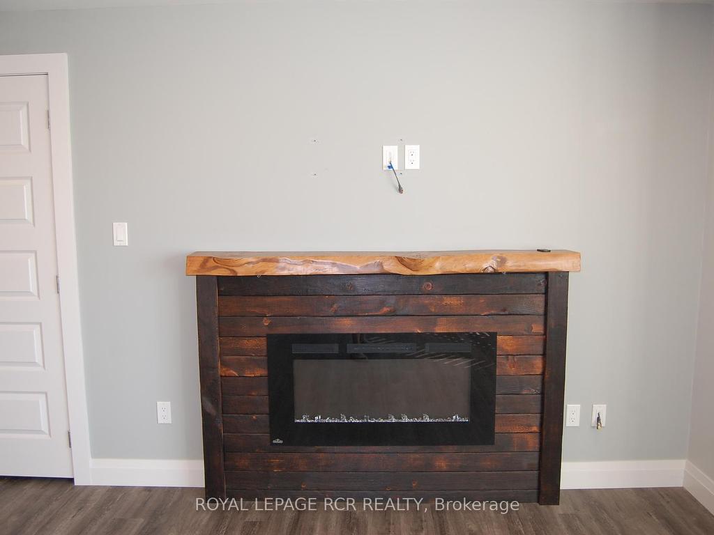 









295A


Broadway

N/A, 2,
Orangeville,




ON
L9W 1L2

