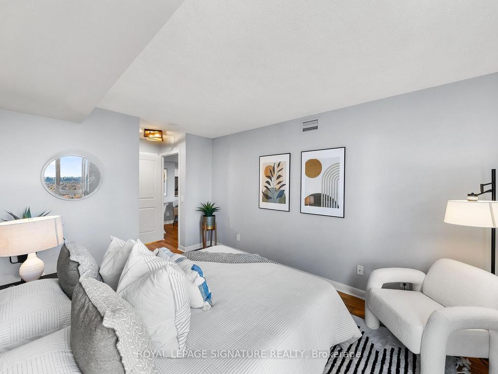 









4968


Yonge

Street, 3005,
Toronto,




ON
M2N 7G9

