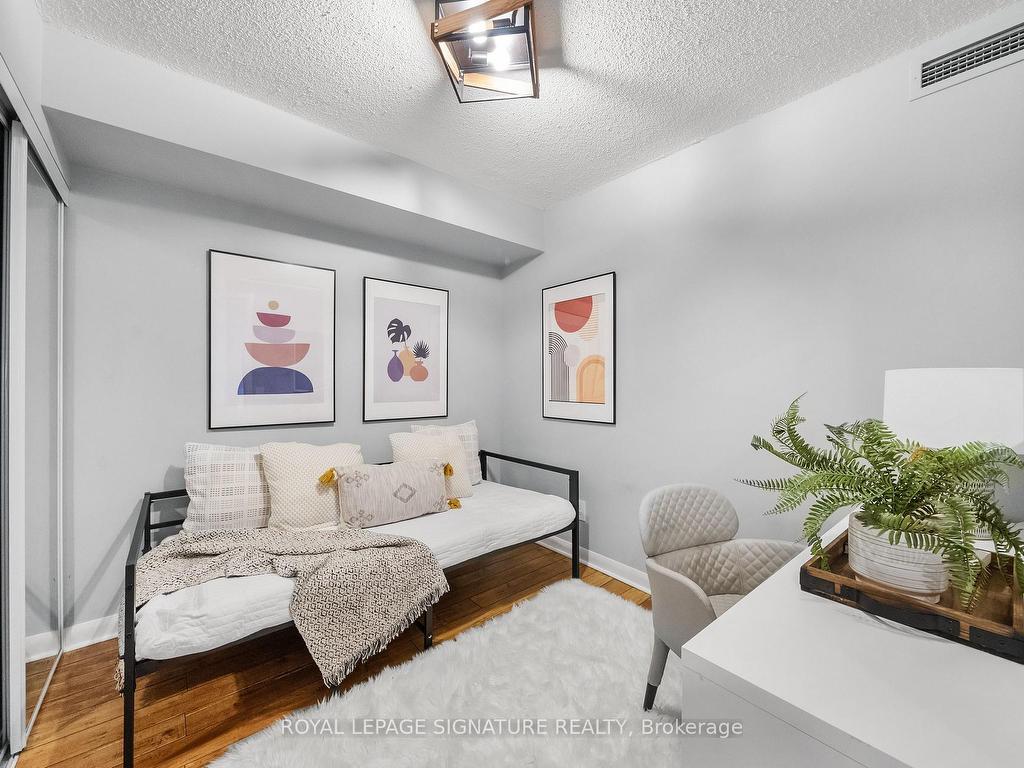 









4968


Yonge

Street, 3005,
Toronto,




ON
M2N 7G9

