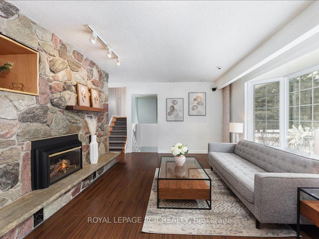 









3990


Mount Albert

Road,
East Gwillimbury,




ON
L0G 1V0


