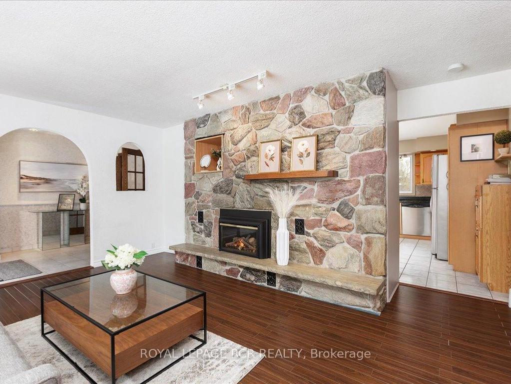 









3990


Mount Albert

Road,
East Gwillimbury,




ON
L0G 1V0


