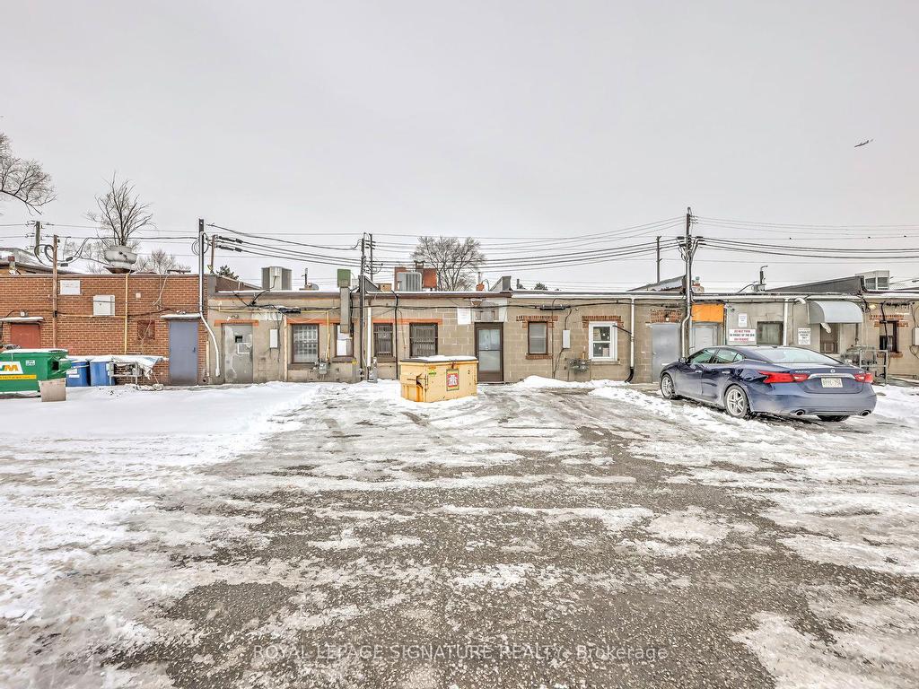 









2865


Keele

Street,
Toronto,




ON
M3M 2G7

