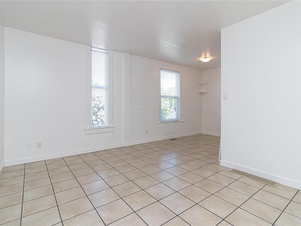 









2335


Howard

St,
Victoria,




BC
V8R 4K8

