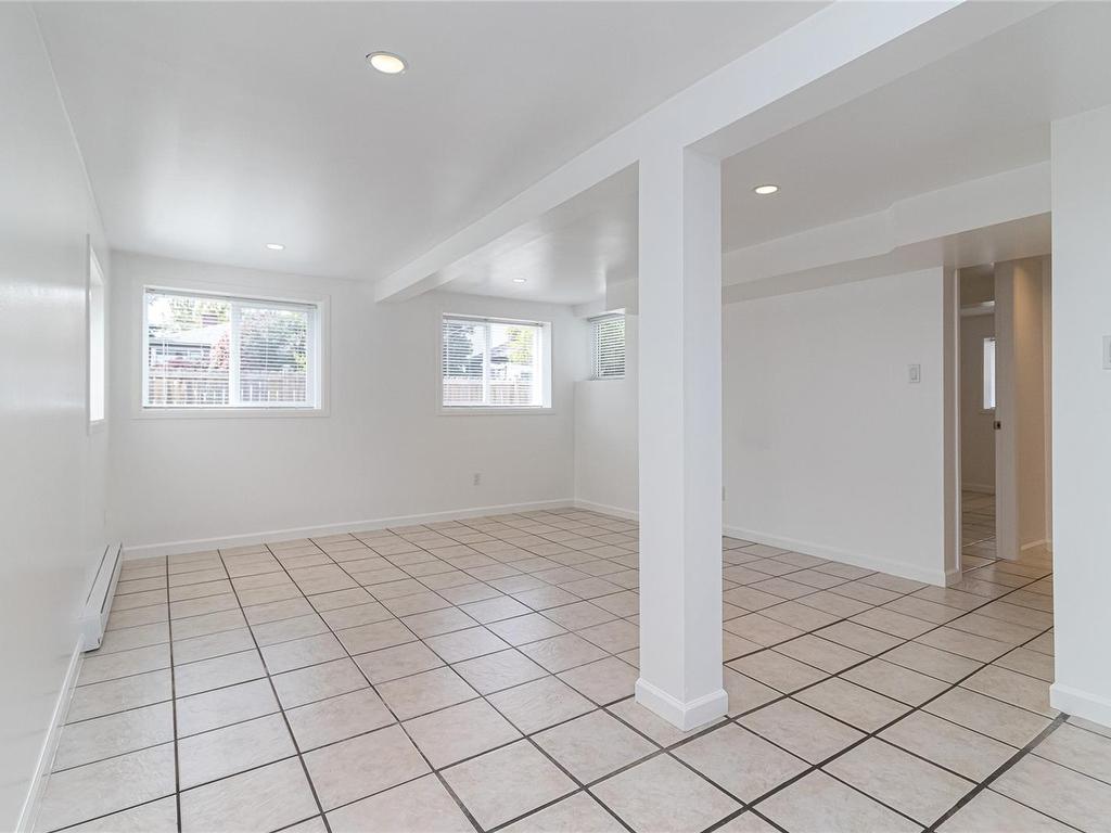 









2335


Howard

St,
Victoria,




BC
V8R 4K8

