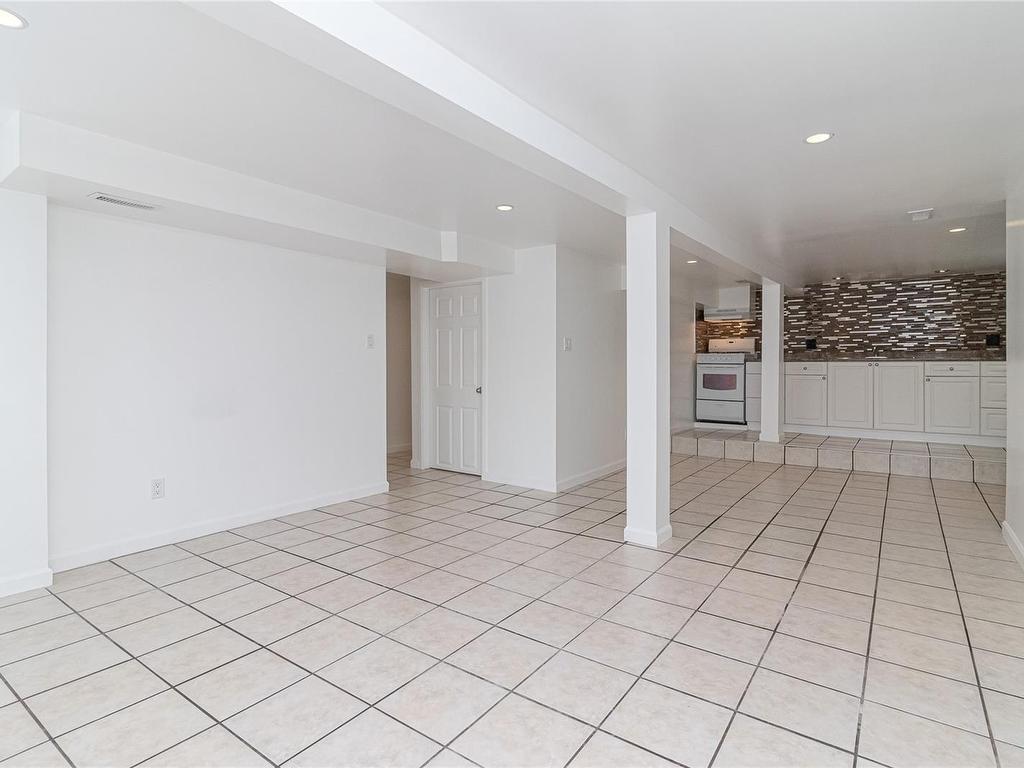 









2335


Howard

St,
Victoria,




BC
V8R 4K8

