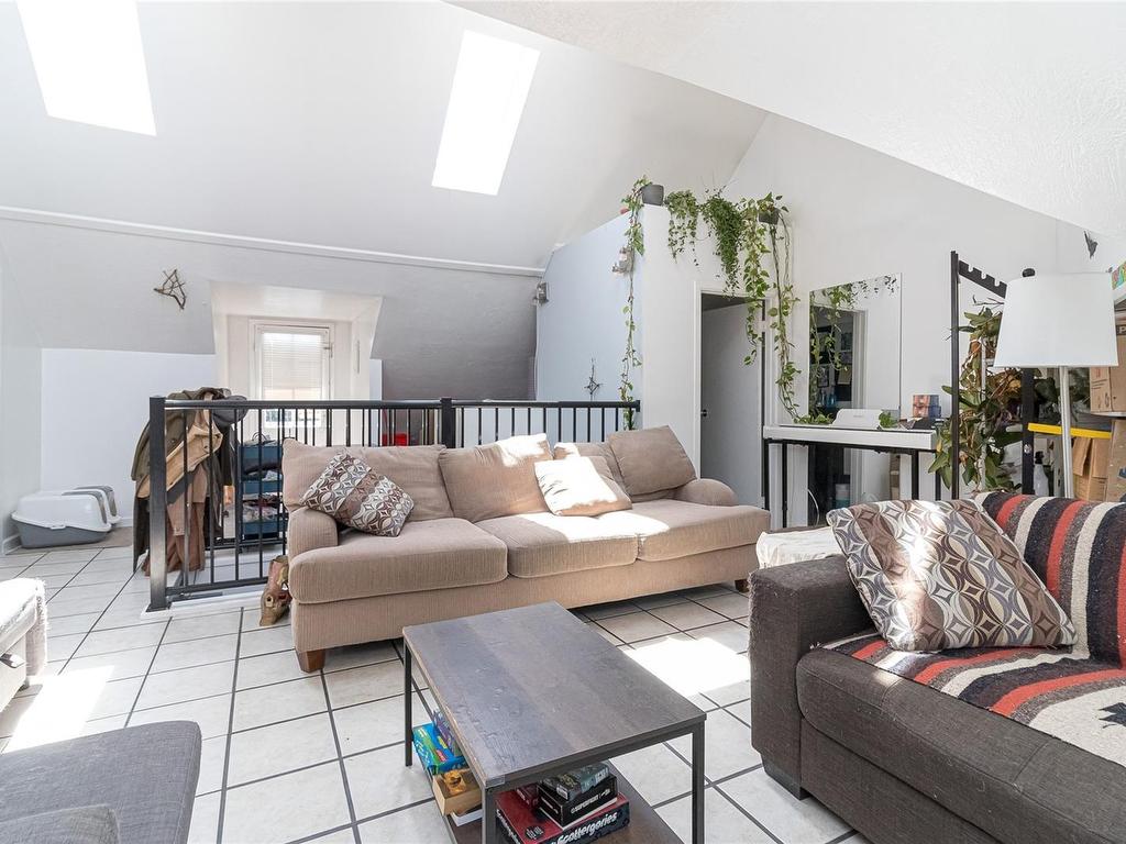 









2335


Howard

St,
Victoria,




BC
V8R 4K8

