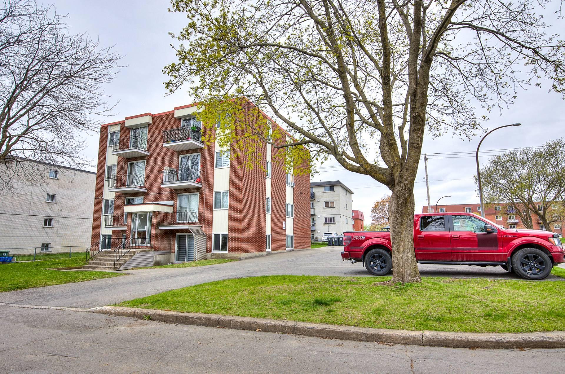 









362


Rue Pascal

,
Boisbriand,




QC
J7G2B2


