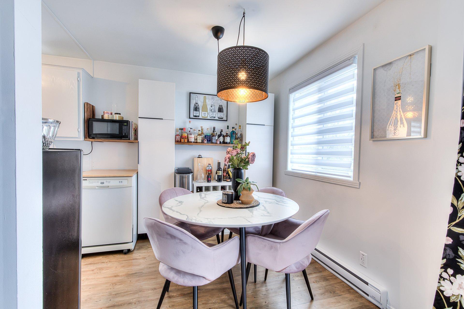 









362


Rue Pascal

,
Boisbriand,




QC
J7G2B2

