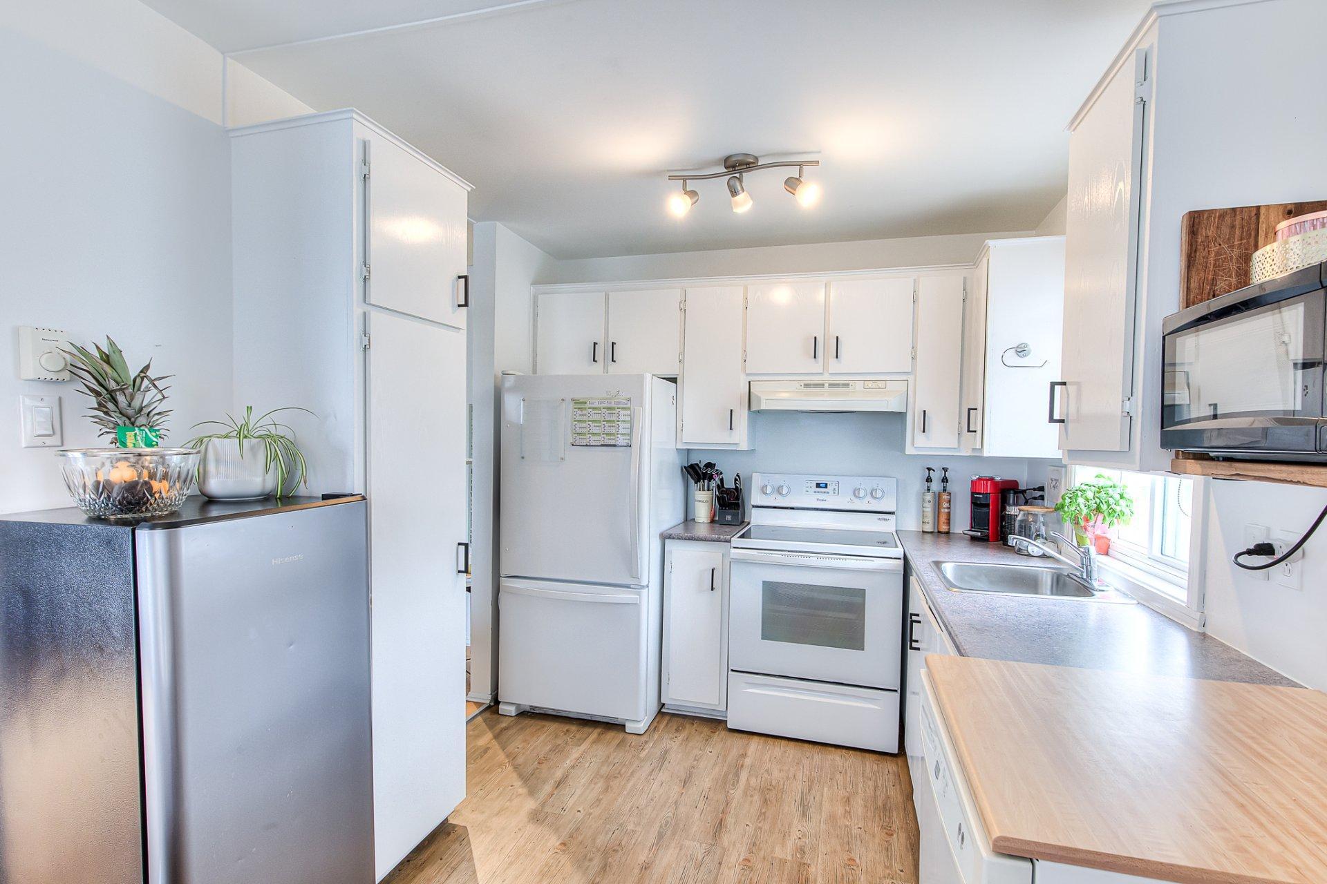









362


Rue Pascal

,
Boisbriand,




QC
J7G2B2

