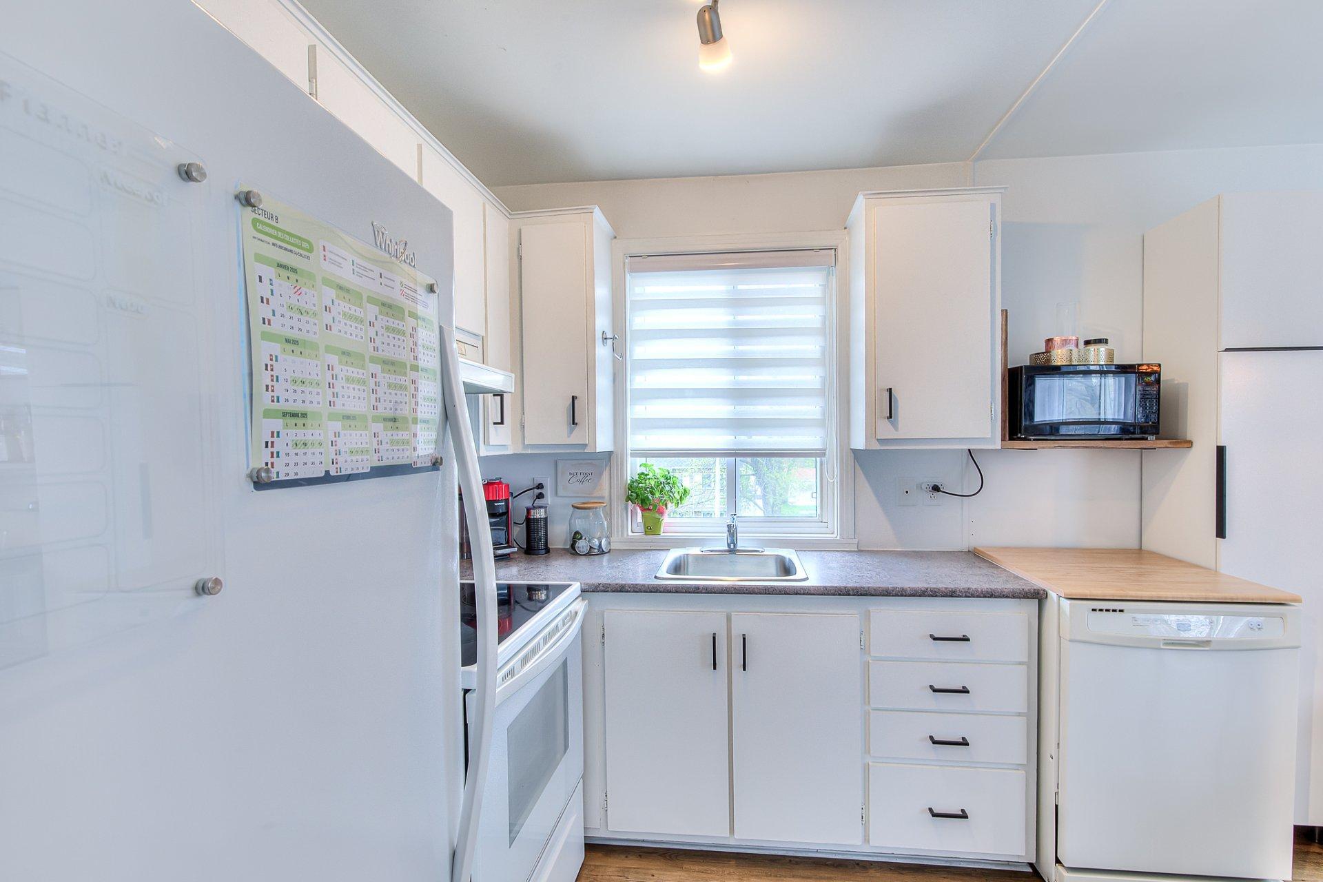 









362


Rue Pascal

,
Boisbriand,




QC
J7G2B2

