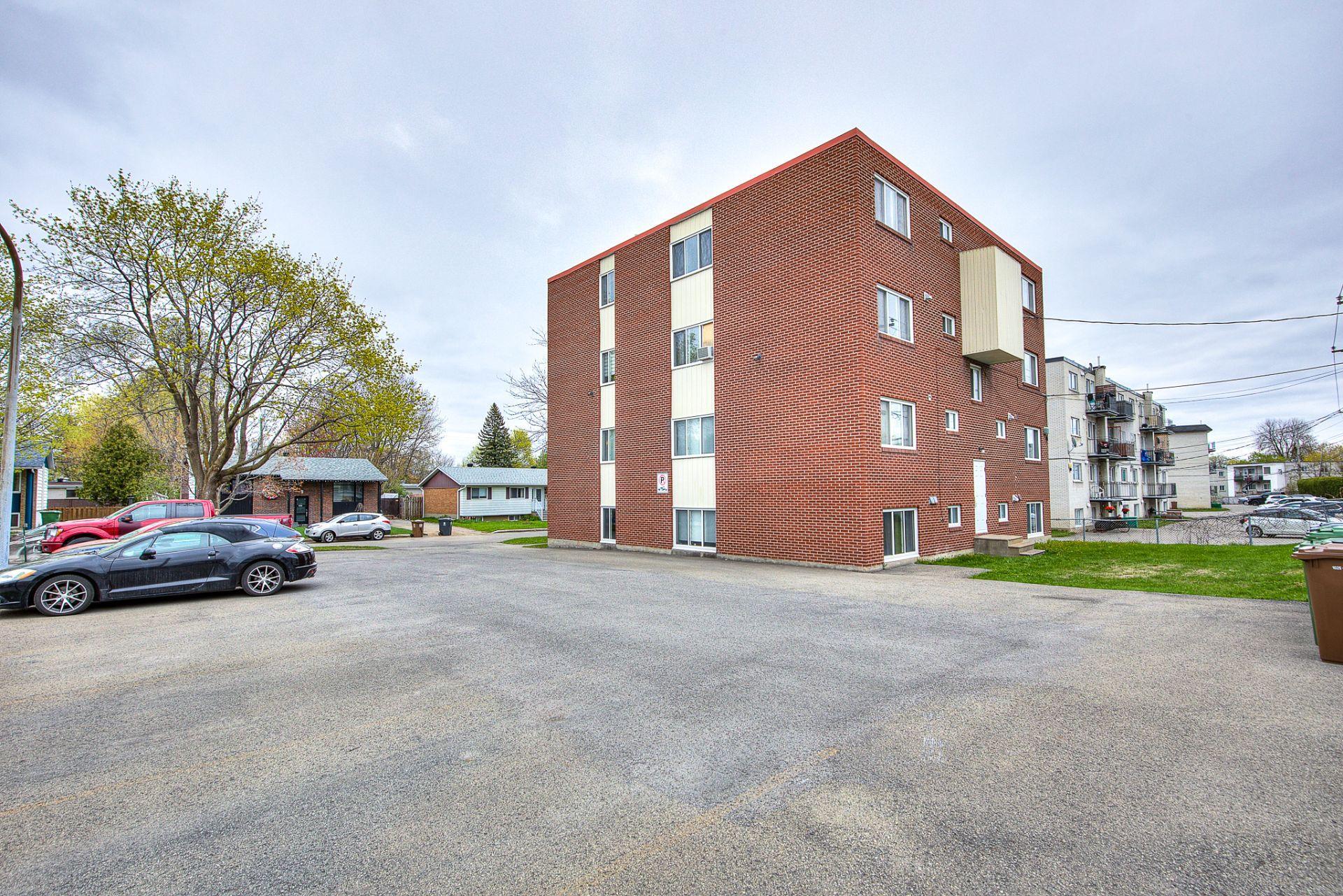 









362


Rue Pascal

,
Boisbriand,




QC
J7G2B2

