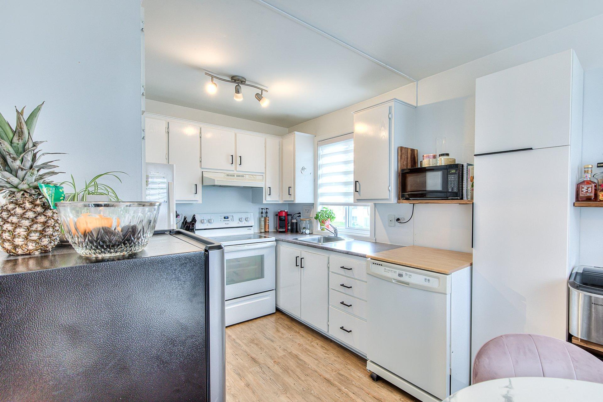 









362


Rue Pascal

,
Boisbriand,




QC
J7G2B2

