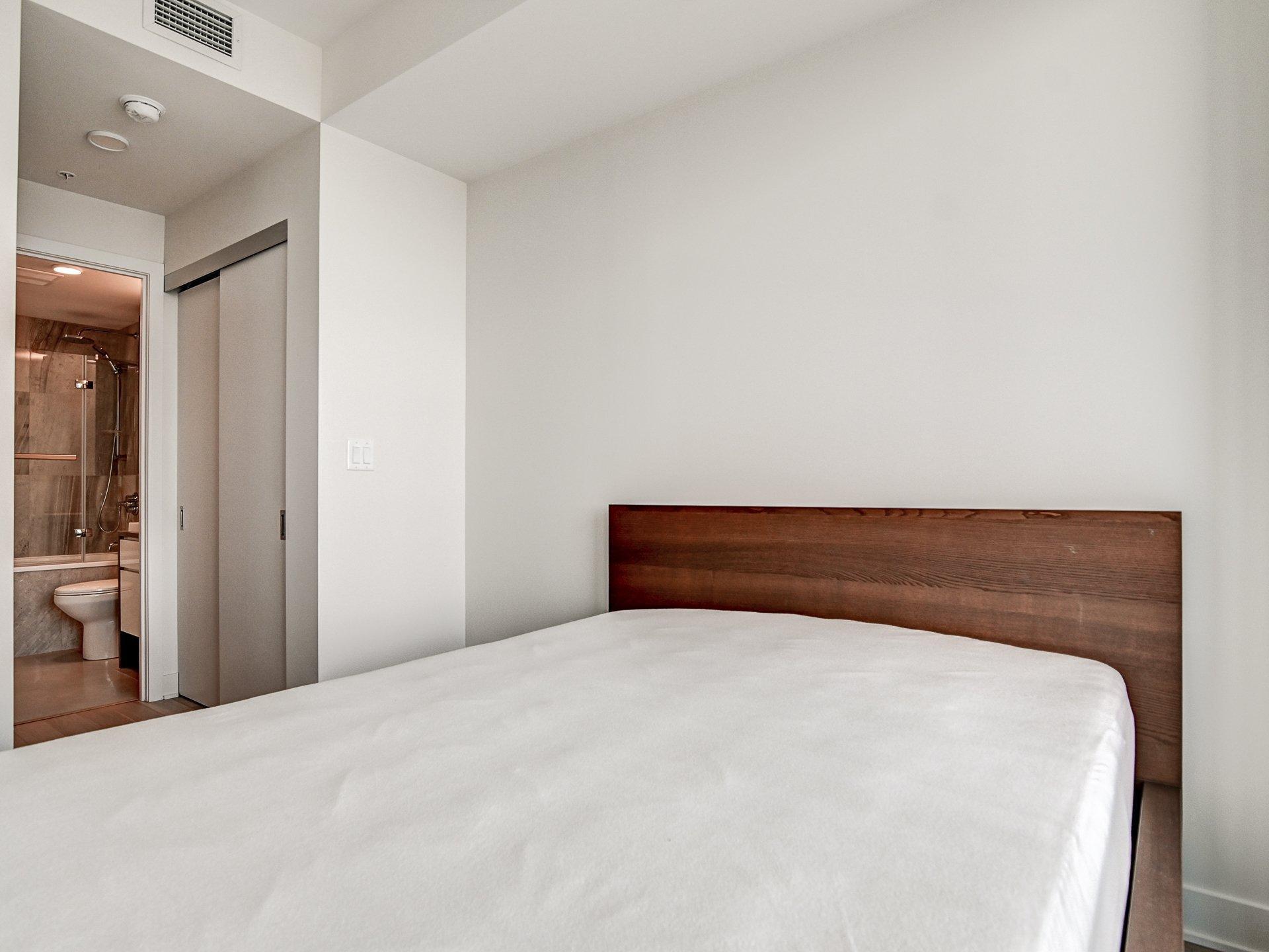 









1288


Rue St-Antoine O.

, 2003,
Montréal (Ville-Marie),




QC
H3C0X6

