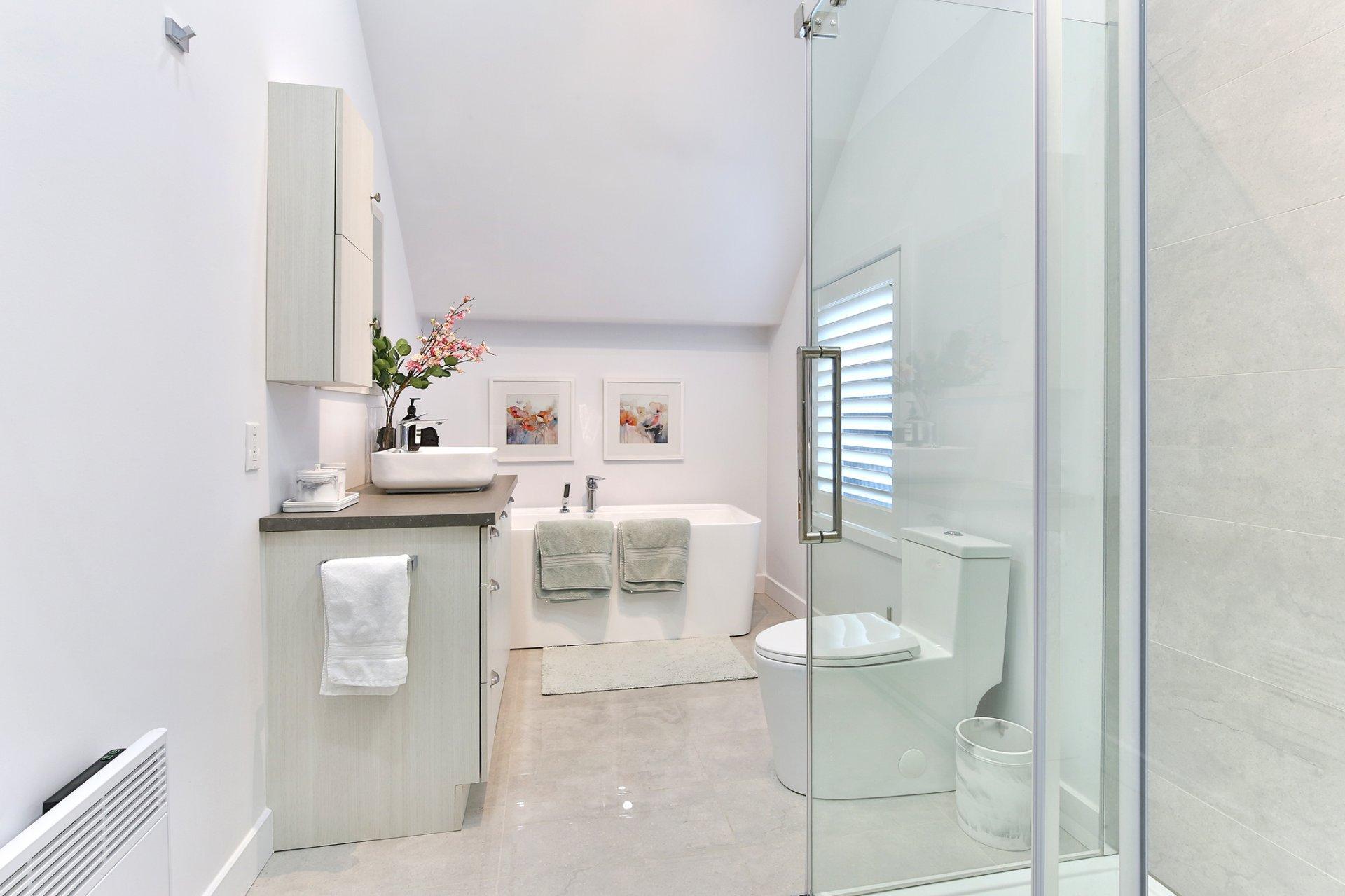 









1202


Rue Shefford

,
Bromont,




QC
J2L1E5

