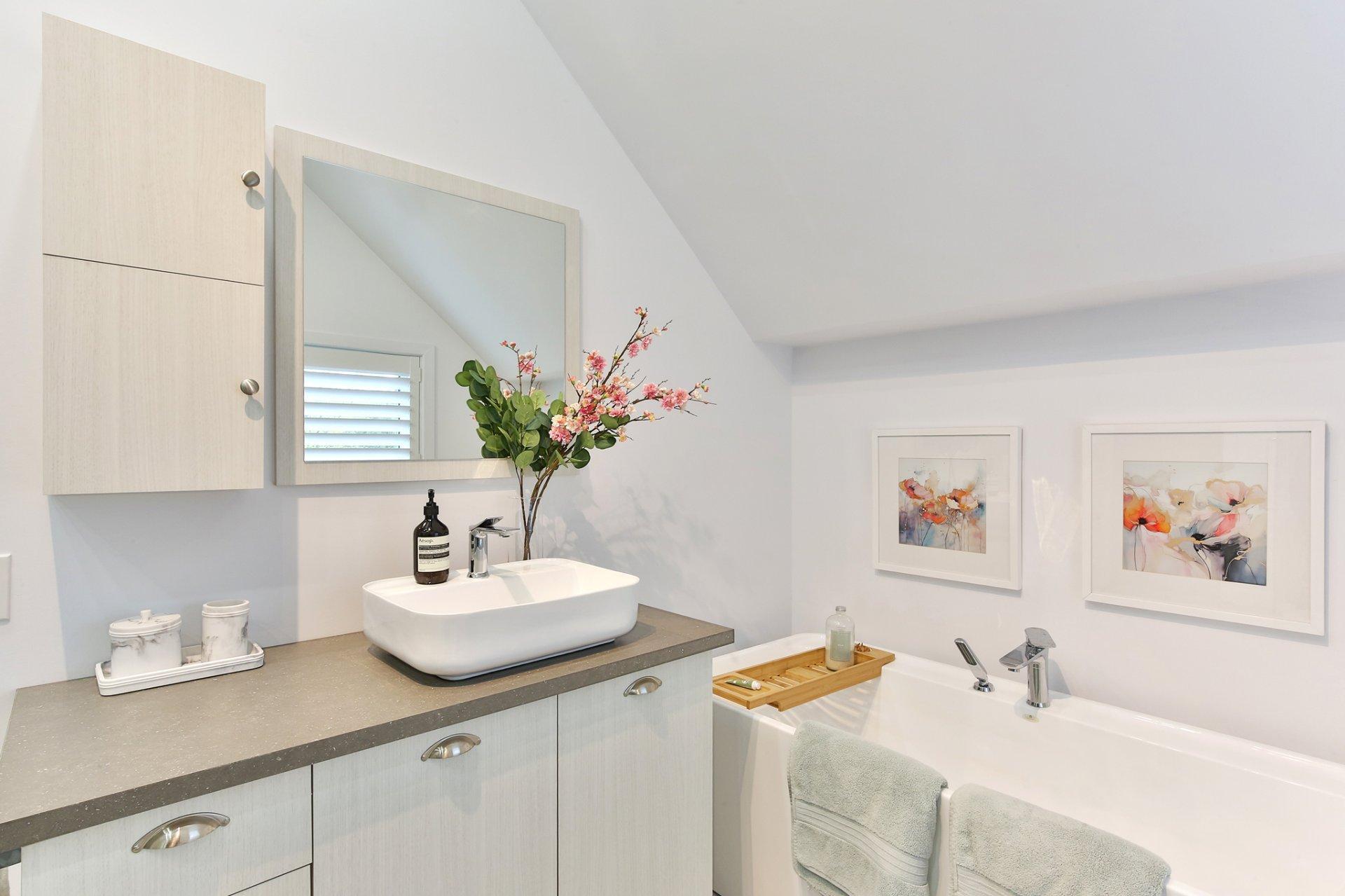 









1202


Rue Shefford

,
Bromont,




QC
J2L1E5

