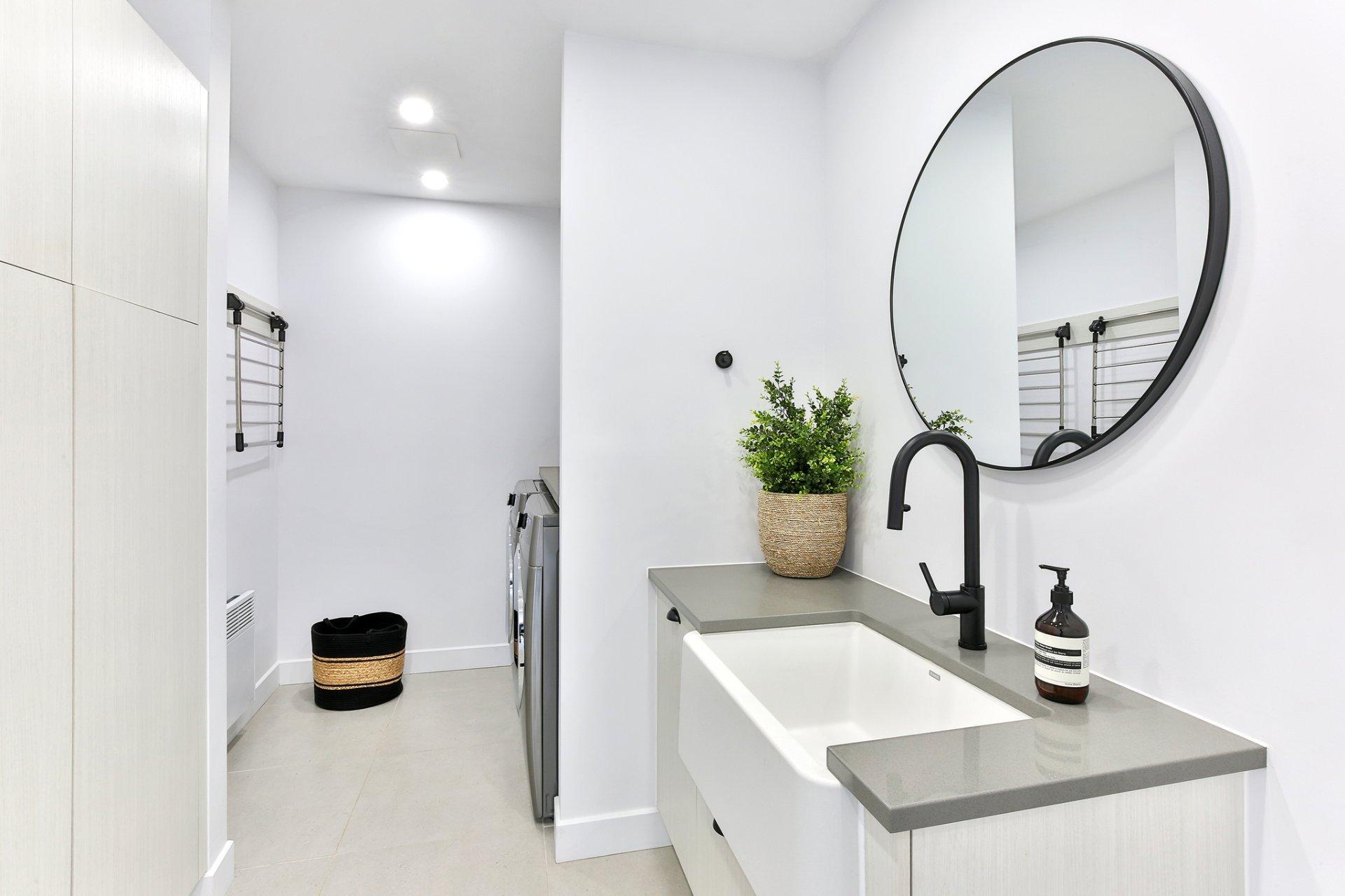 









1202


Rue Shefford

,
Bromont,




QC
J2L1E5

