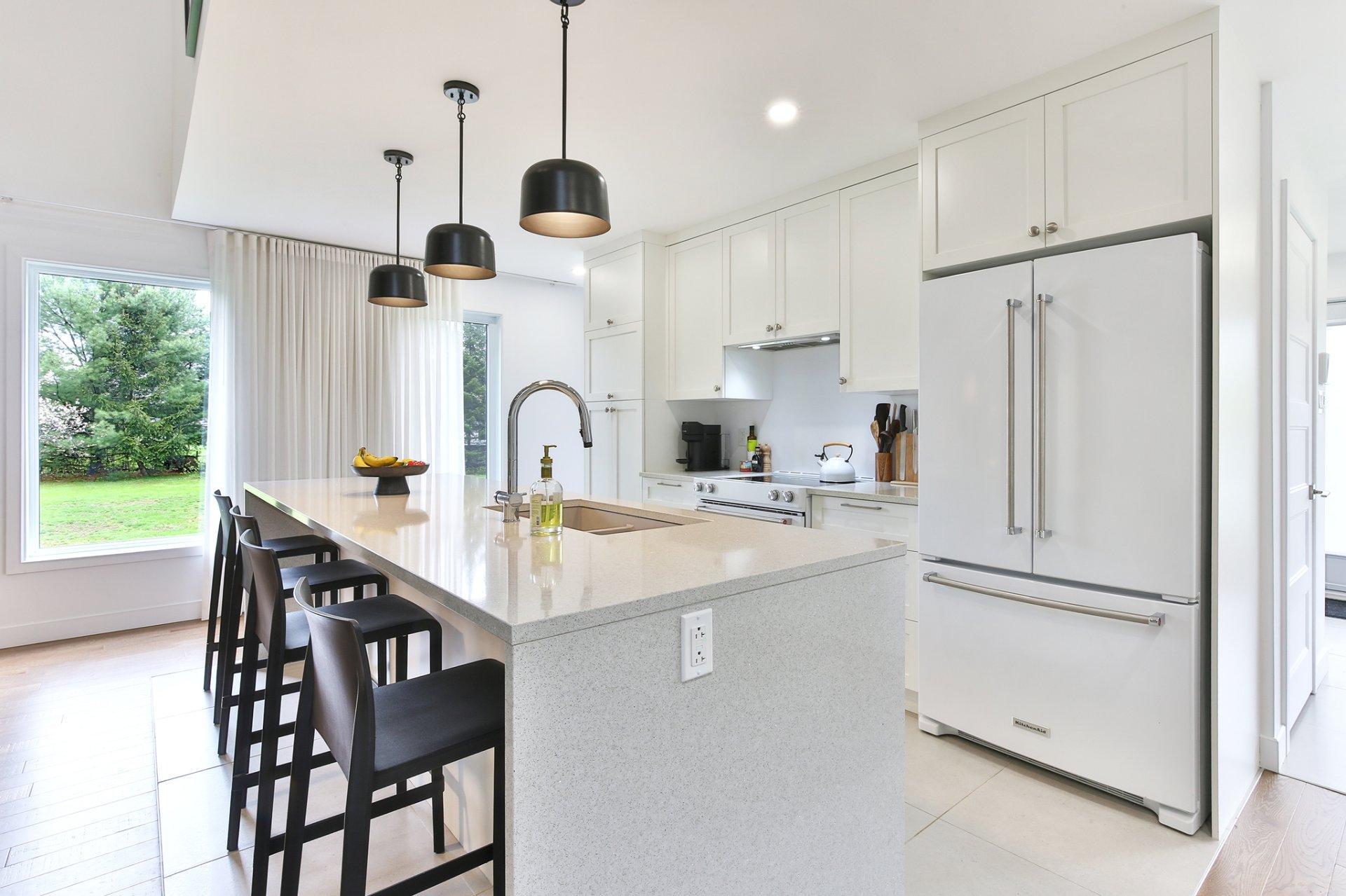 









1202


Rue Shefford

,
Bromont,




QC
J2L1E5

