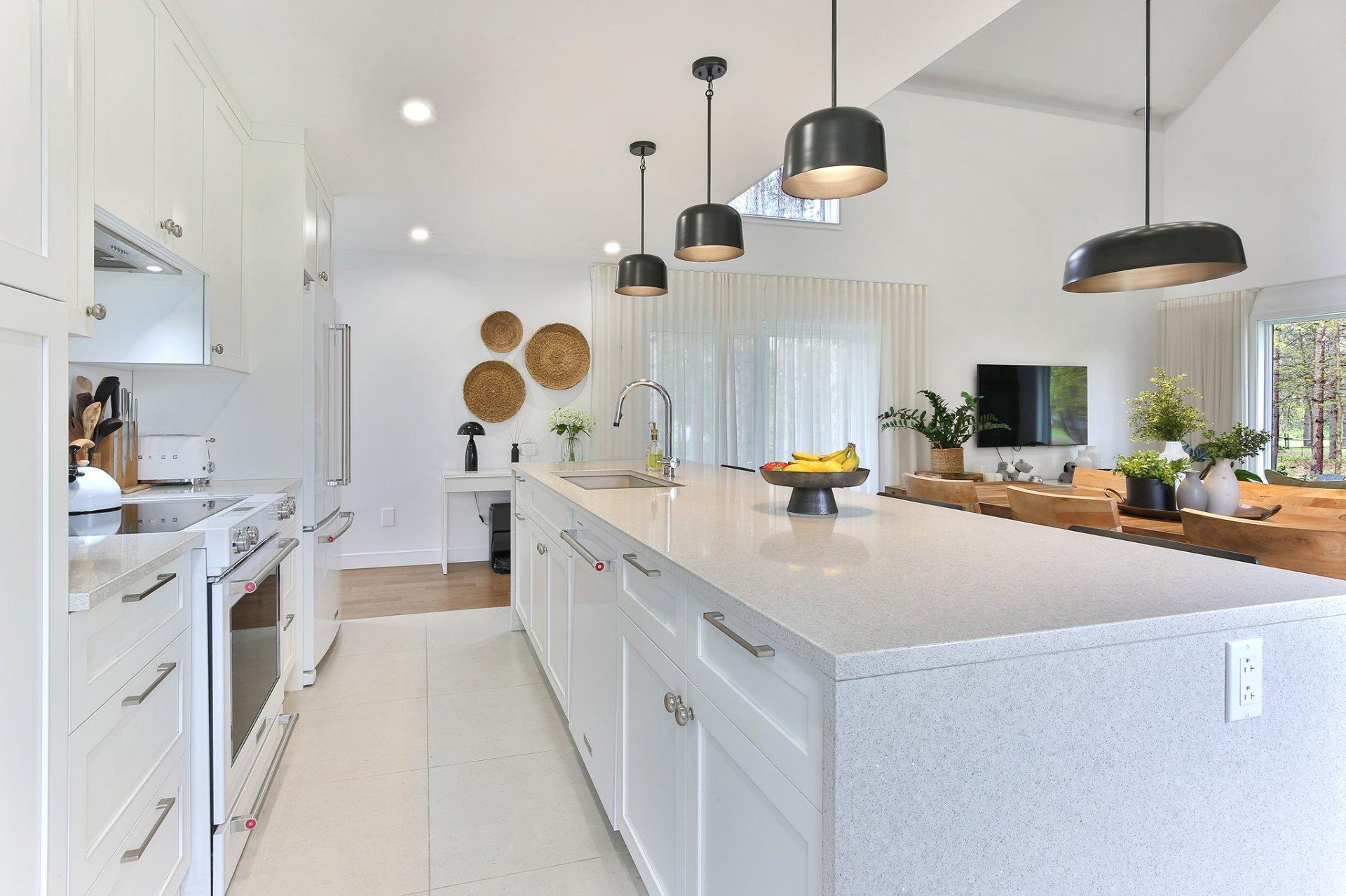 









1202


Rue Shefford

,
Bromont,




QC
J2L1E5

