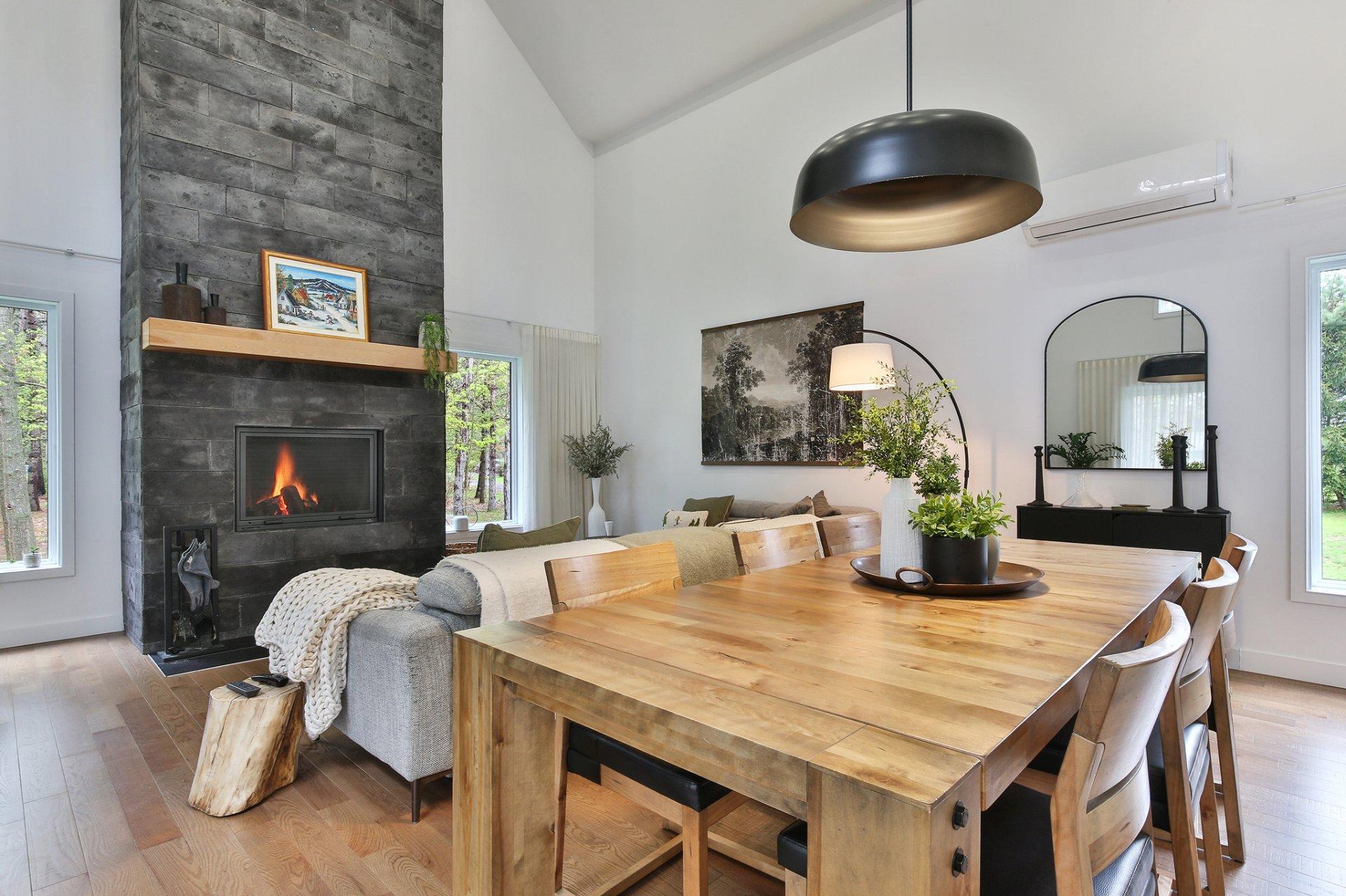 









1202


Rue Shefford

,
Bromont,




QC
J2L1E5


