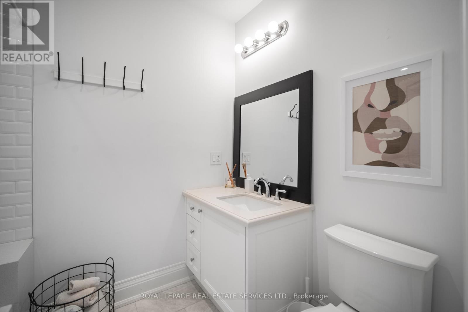 












546 PRINCE EDWARD DRIVE N

,
Toronto,




Ontario
M8X2M7

