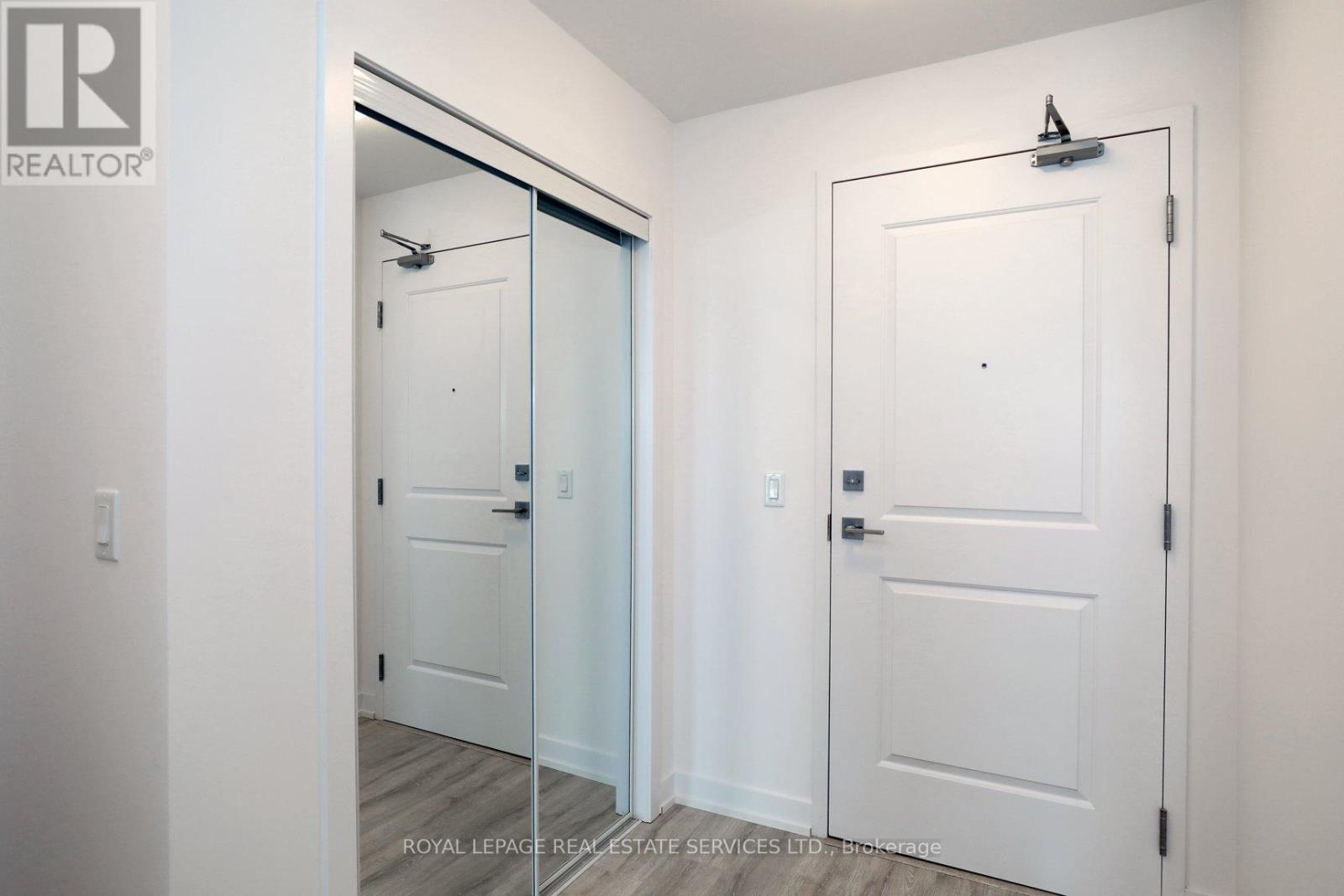 












809 - 2486 OLD BRONTE ROAD

,
Oakville,




Ontario
L6M4J2

