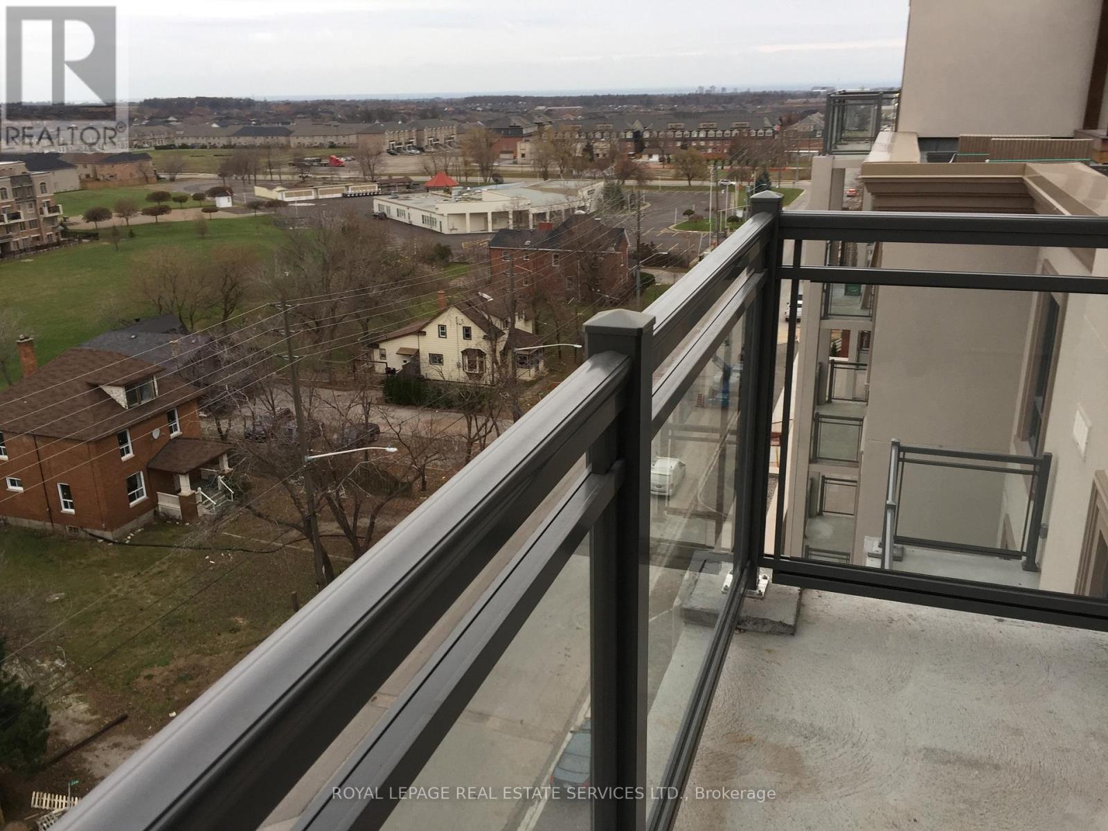 












809 - 2486 OLD BRONTE ROAD

,
Oakville,




Ontario
L6M4J2

