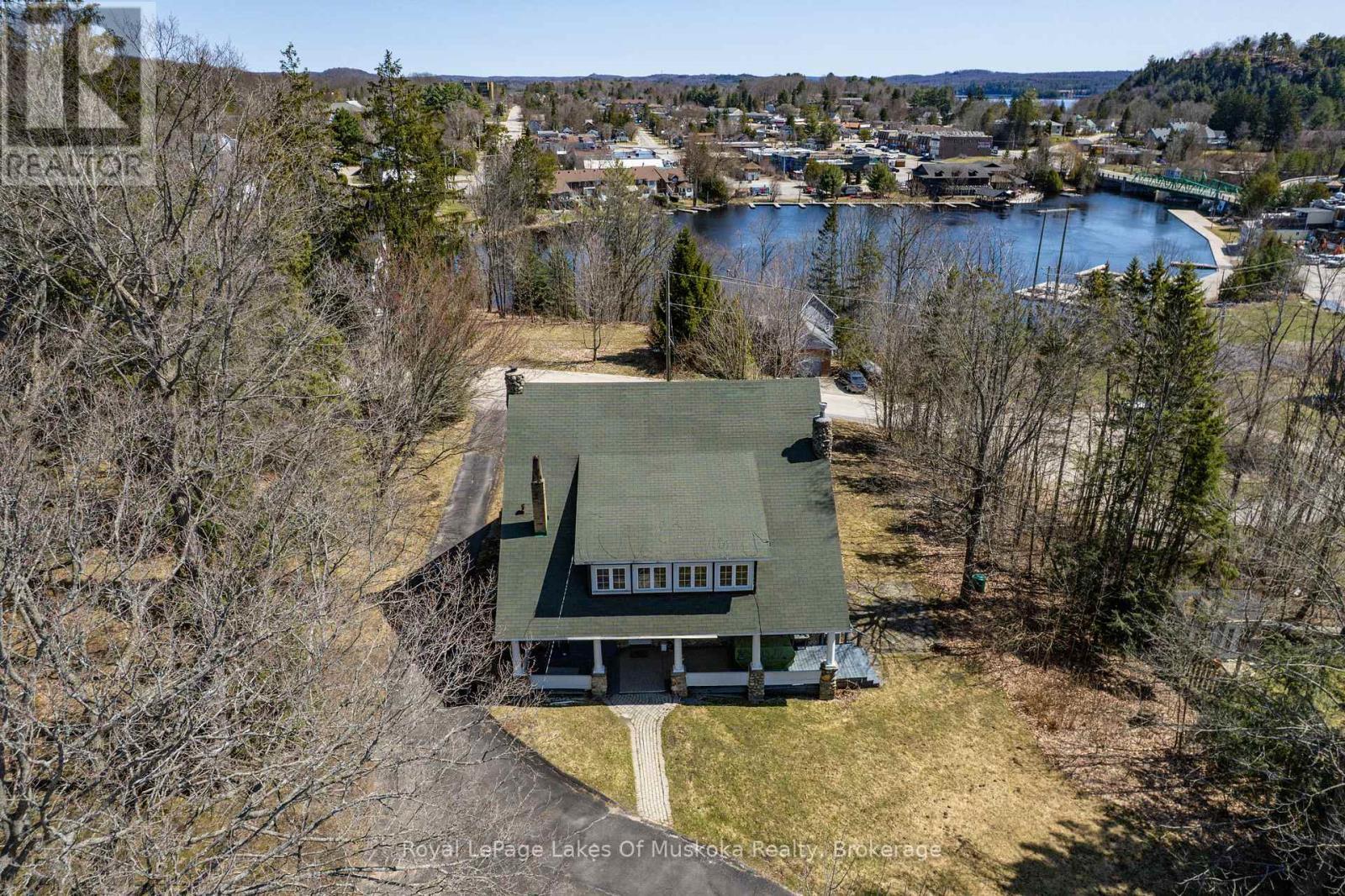 












21 KING STREET

,
Huntsville,




Ontario
P1H1X6

