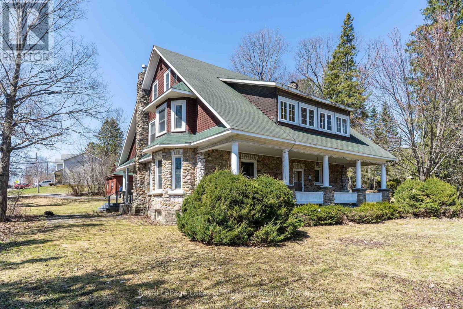 












21 KING STREET

,
Huntsville,




Ontario
P1H1X6

