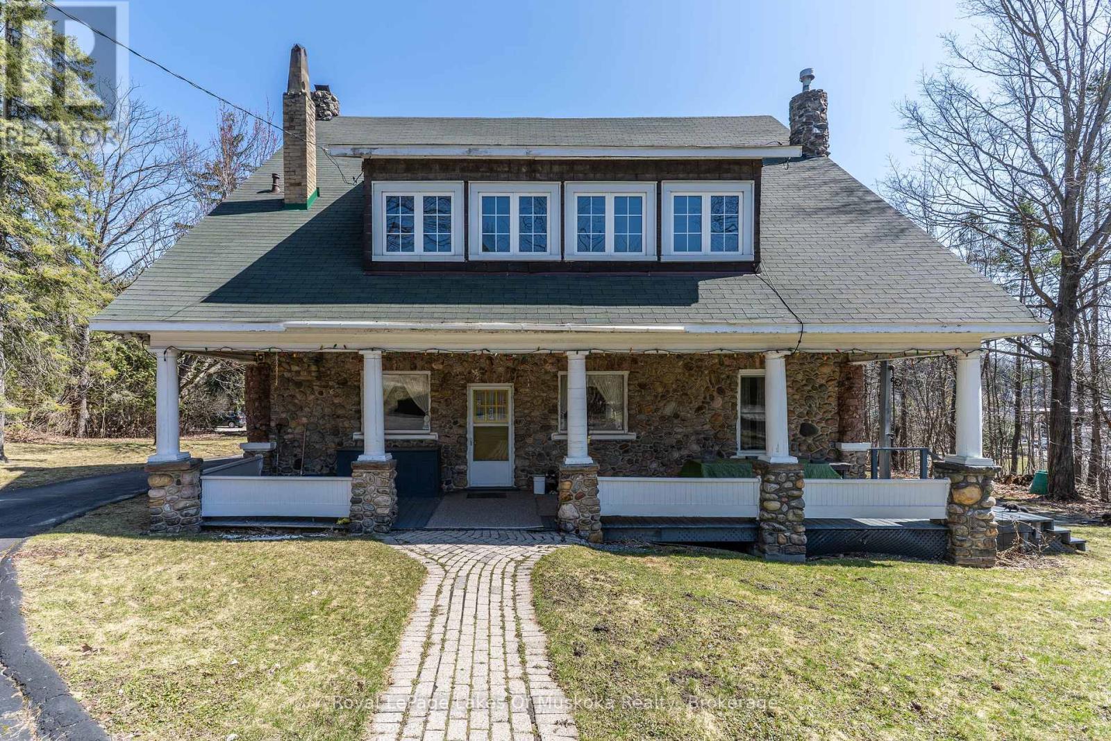 












21 KING STREET

,
Huntsville,




Ontario
P1H1X6

