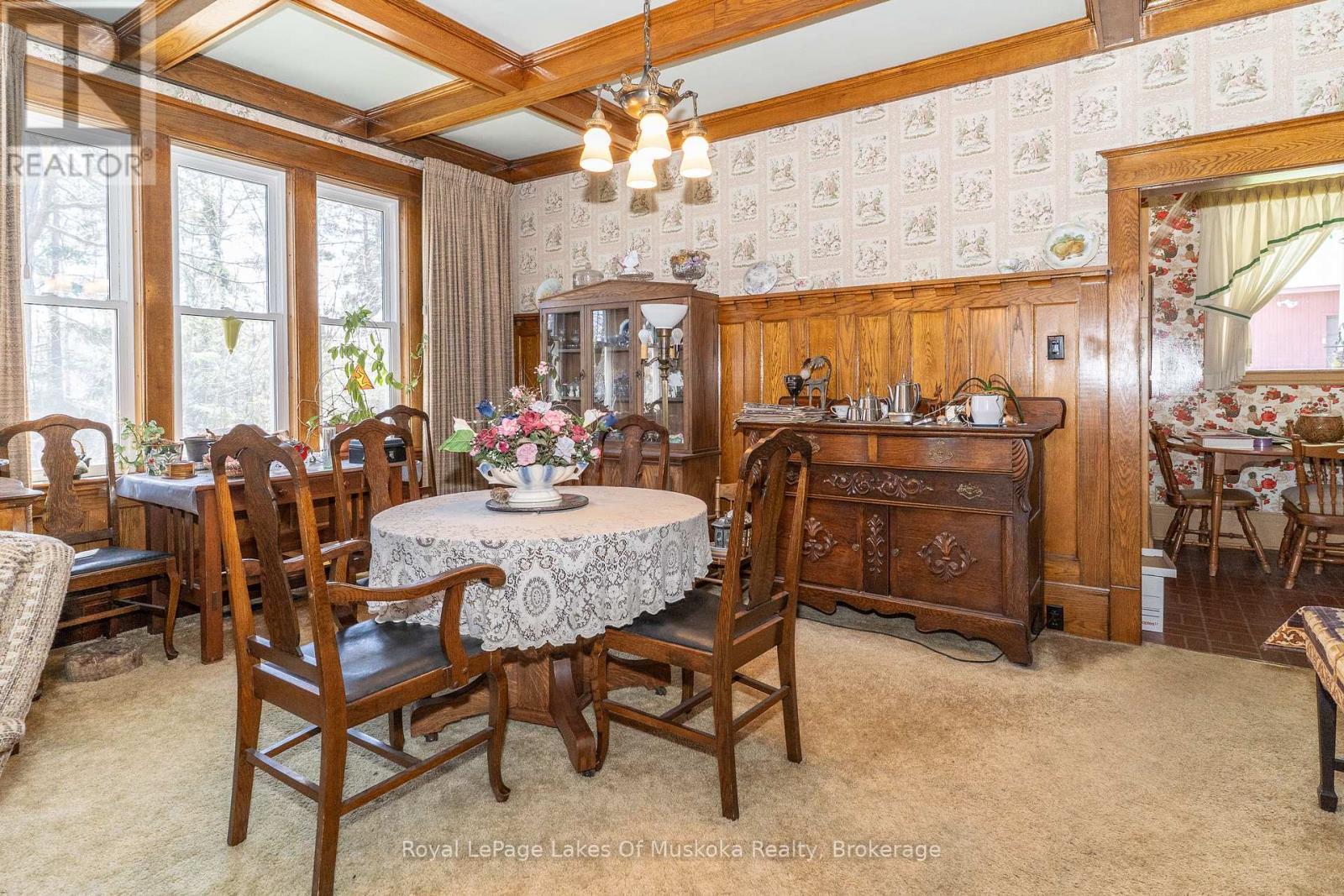 












21 KING STREET

,
Huntsville,




Ontario
P1H1X6

