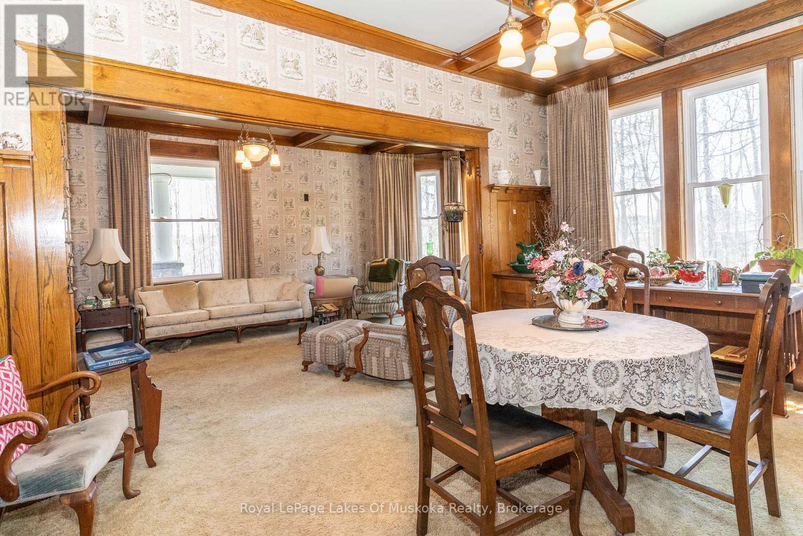 












21 KING STREET

,
Huntsville,




Ontario
P1H1X6

