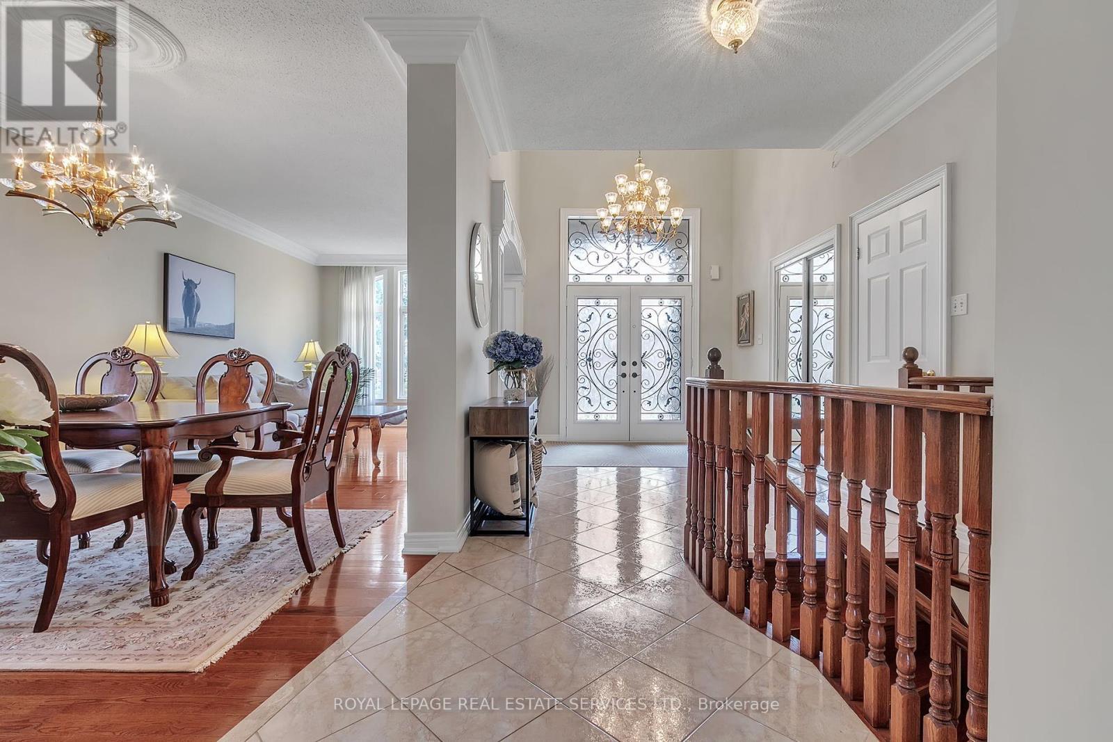 












2444 SALCOME DRIVE

,
Oakville,




Ontario
L6H7N5

