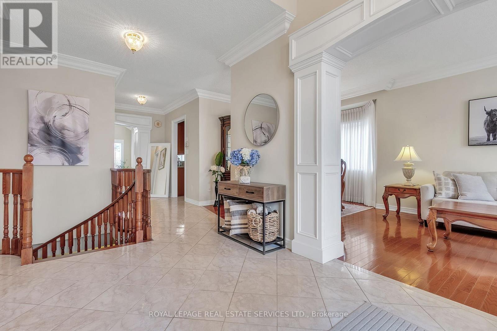 












2444 SALCOME DRIVE

,
Oakville,




Ontario
L6H7N5

