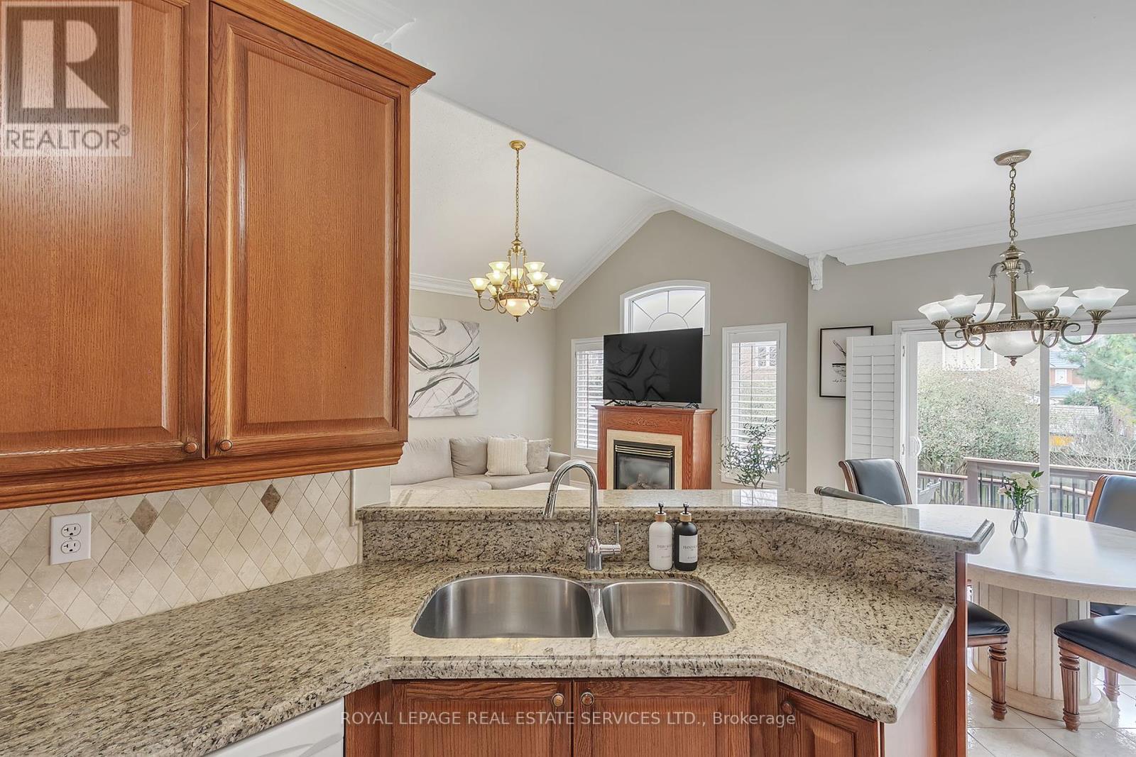 












2444 SALCOME DRIVE

,
Oakville,




Ontario
L6H7N5

