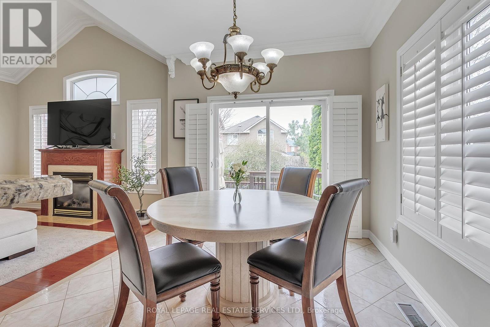 












2444 SALCOME DRIVE

,
Oakville,




Ontario
L6H7N5

