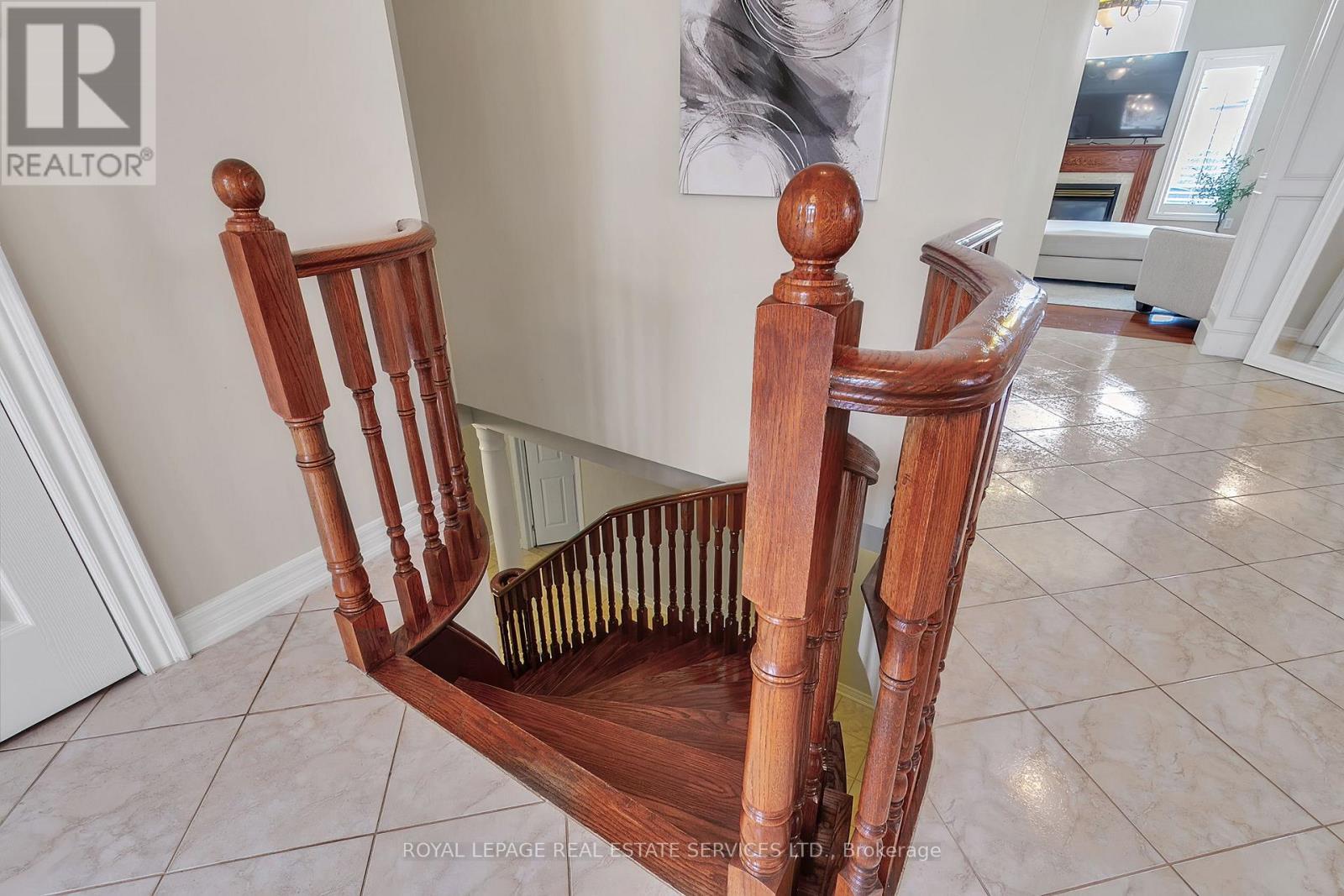 












2444 SALCOME DRIVE

,
Oakville,




Ontario
L6H7N5

